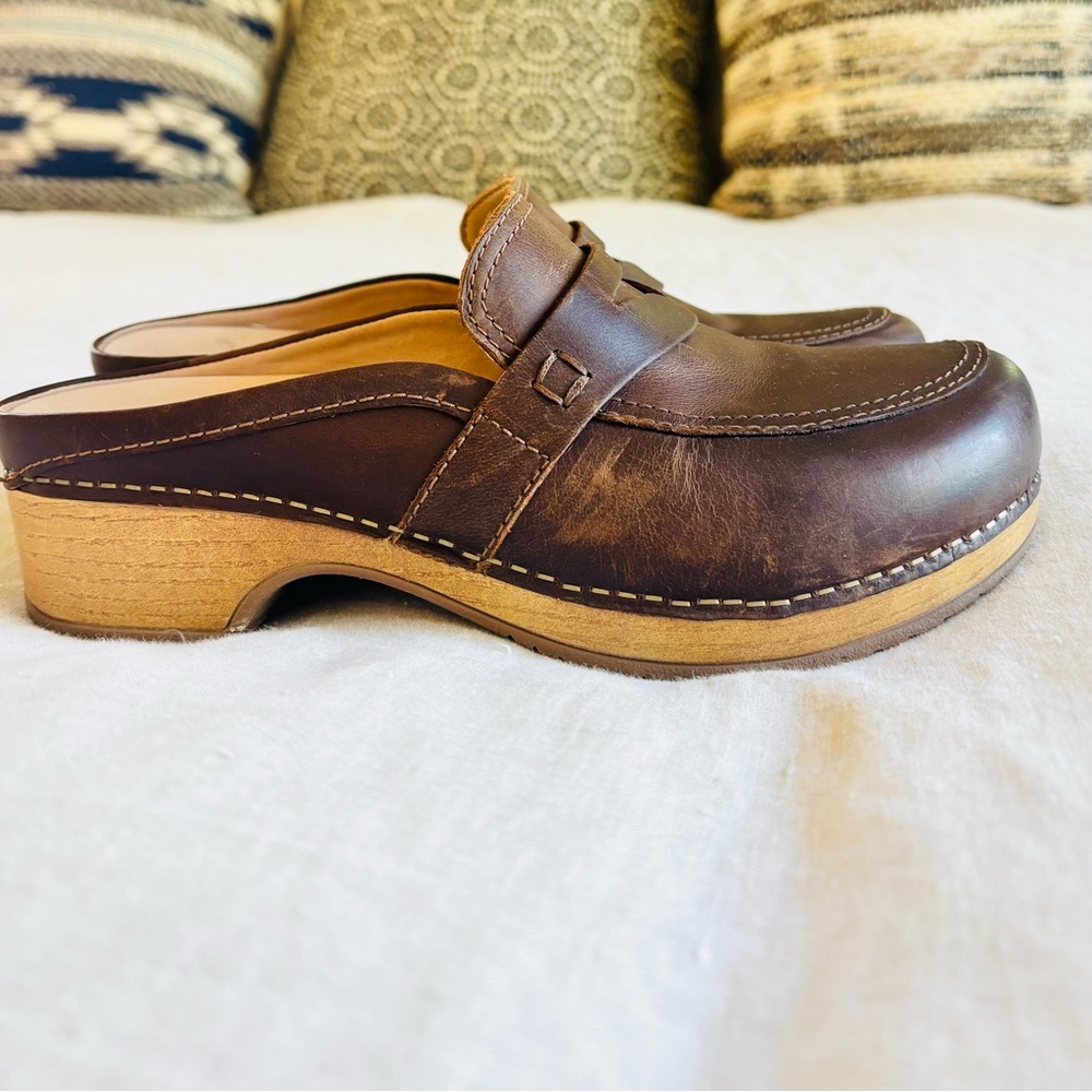 Dansko Brown Leather Clog Mules - Picture 3 of 10